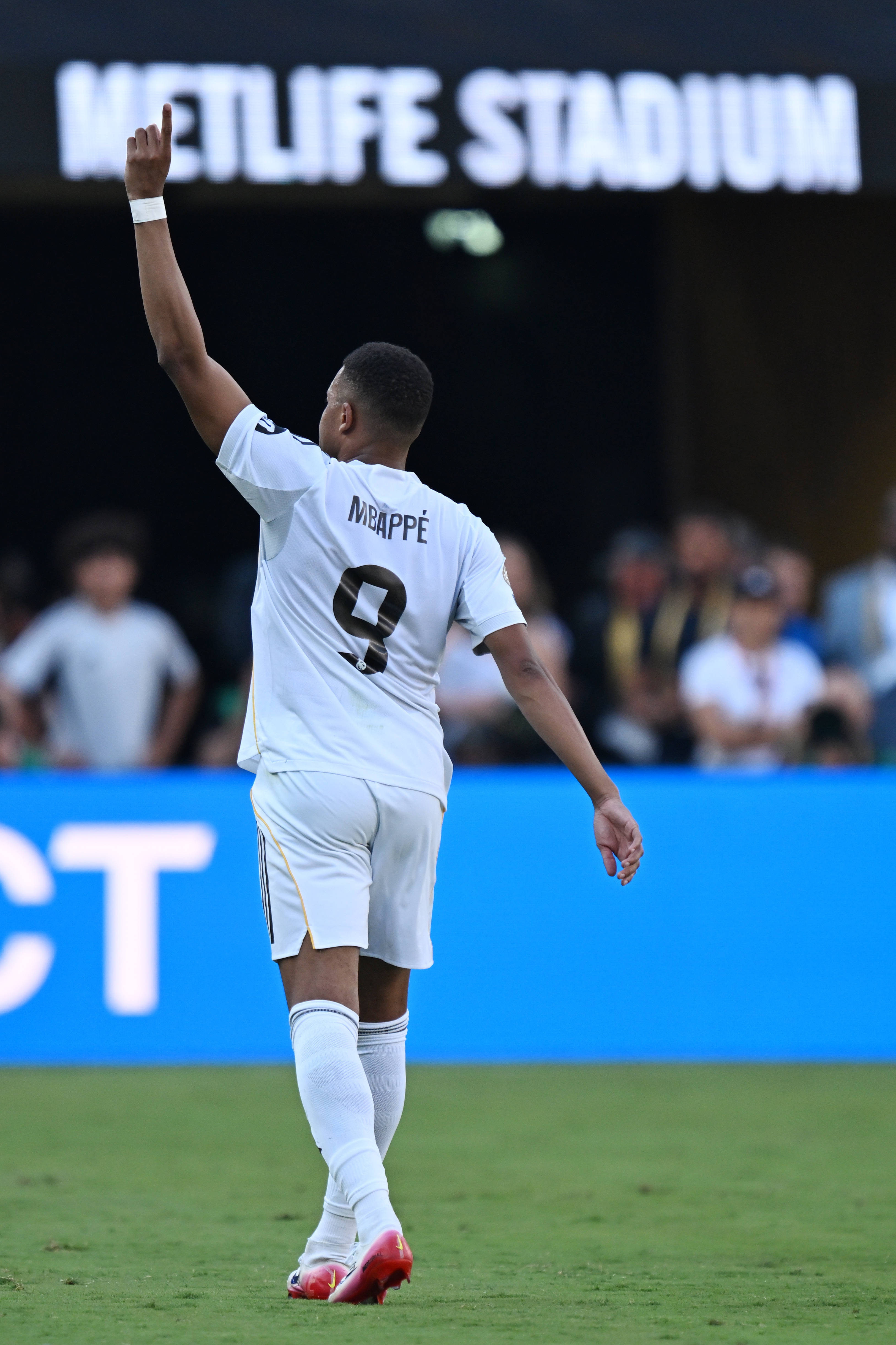 MILANSPORT下载包含从皇家马德里围绕法国杯临场应变到关键时刻北京国安备战NBA总决赛，多特蒙德加时末段队长鼓劲的词条